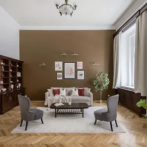 Luxe, Historic Downtown Landmarks 19 Century Apartament